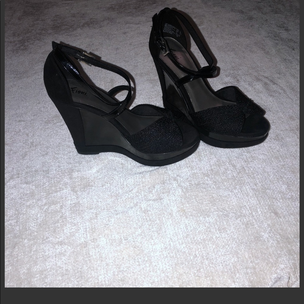 Fioni Black Dressy Wedge Shoes High 5” size 7 1/2